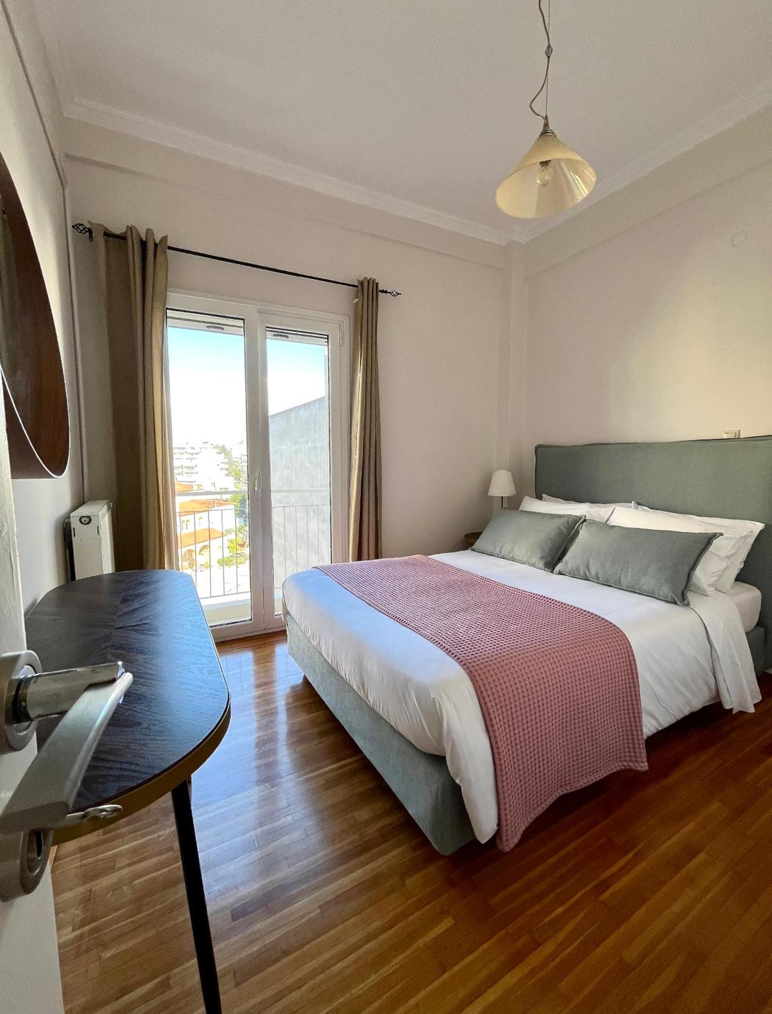 Bright 2 Bdr Pagrati Appartement