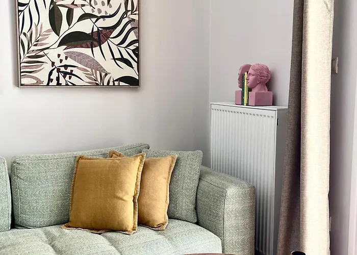 Bright 2 Bdr Pagrati Apartment
