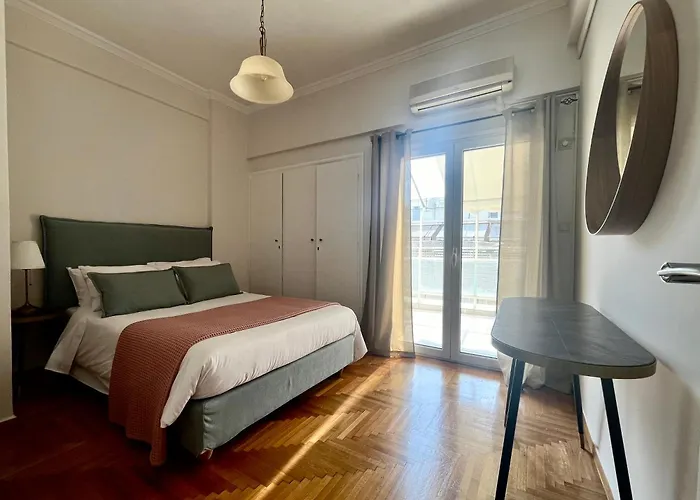 Bright 2 Bdr Pagrati Apartment