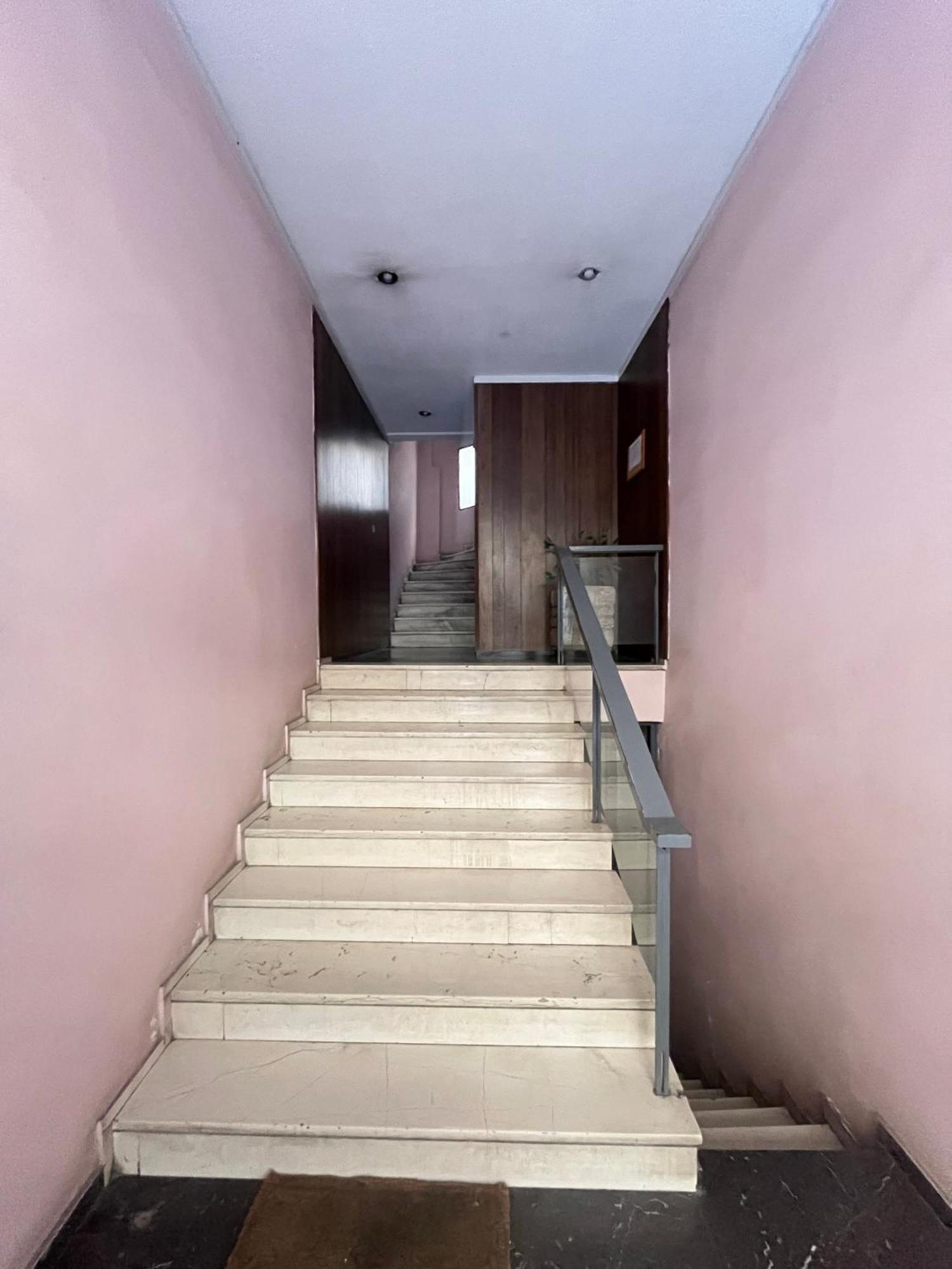 Apartment Bright 2 Bdr Pagrati