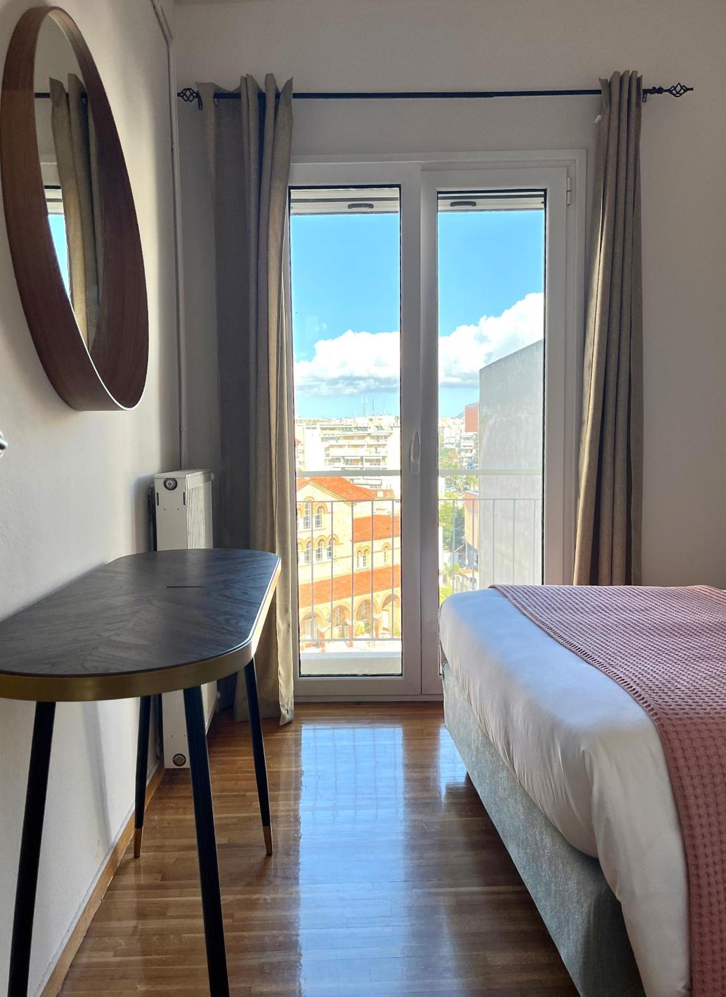 Apartment Bright 2 Bdr Pagrati *
